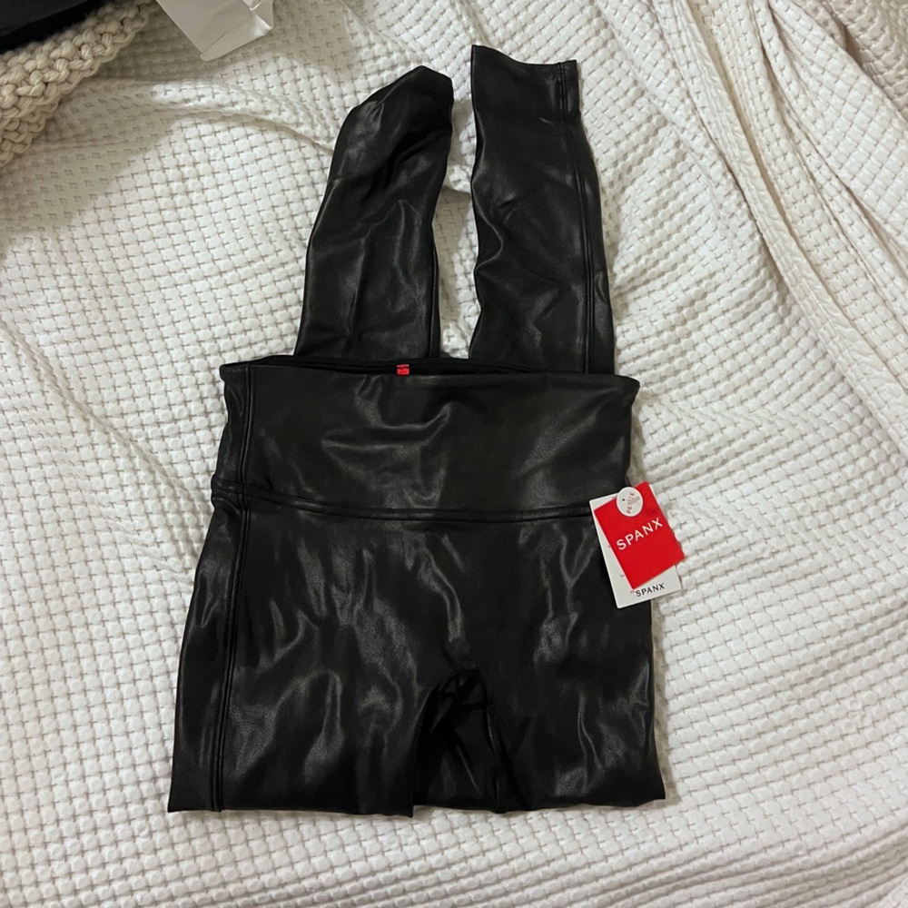 SPANKS PATENT LEATHER LEGGINGS